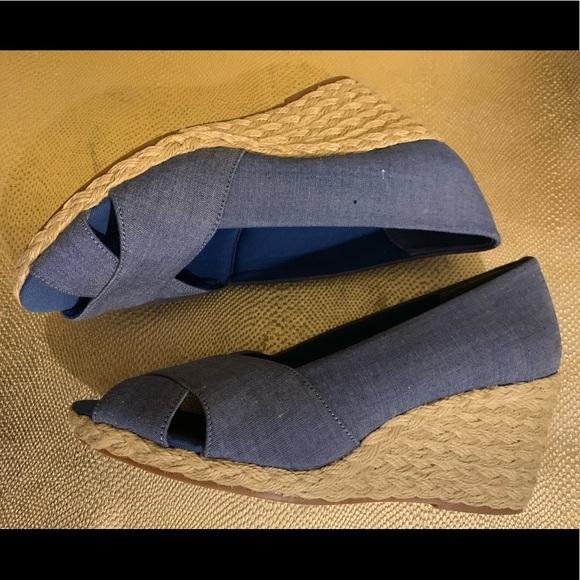 Chaps Dakota Espadrille Wedge Size 8B - Picture 2 of 8